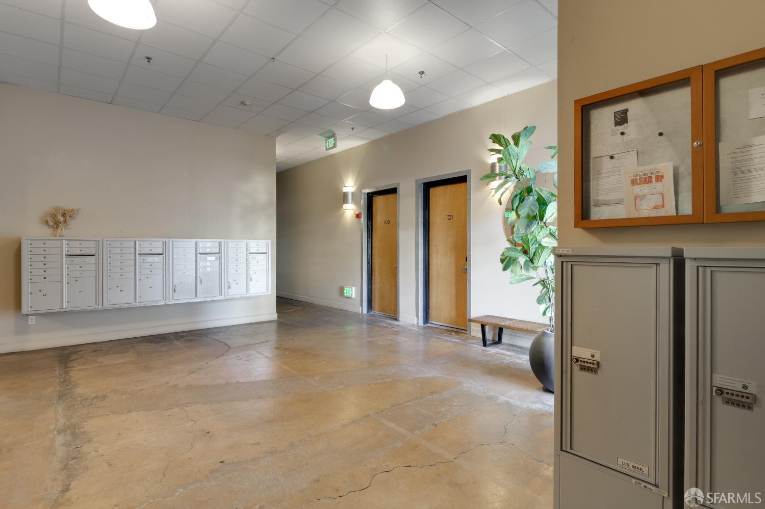 Detail Gallery Image 5 of 45 For 1018 4th Ave #118,  Oakland,  CA 94606 - 1 Beds | 1 Baths