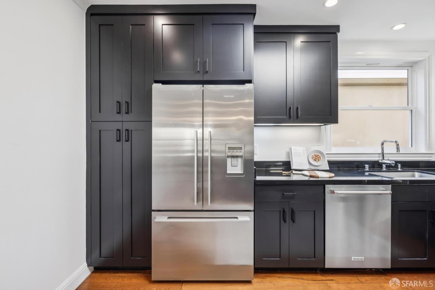 Detail Gallery Image 16 of 51 For 325 Wawona St, San Francisco,  CA 94127 - 2 Beds | 2 Baths