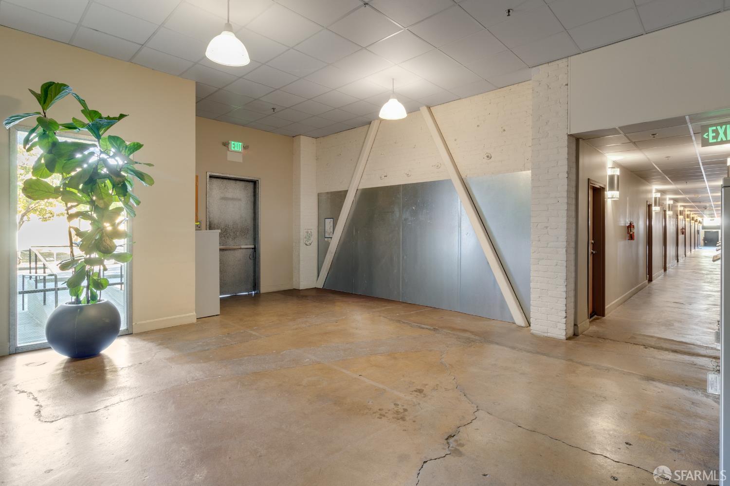 Detail Gallery Image 6 of 45 For 1018 4th Ave #118,  Oakland,  CA 94606 - 1 Beds | 1 Baths
