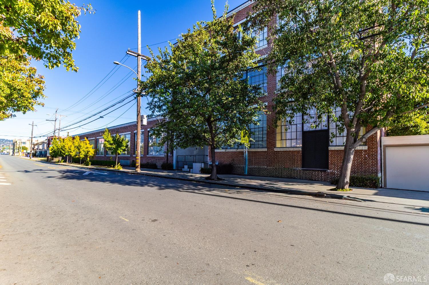 Detail Gallery Image 44 of 45 For 1018 4th Ave #118,  Oakland,  CA 94606 - 1 Beds | 1 Baths