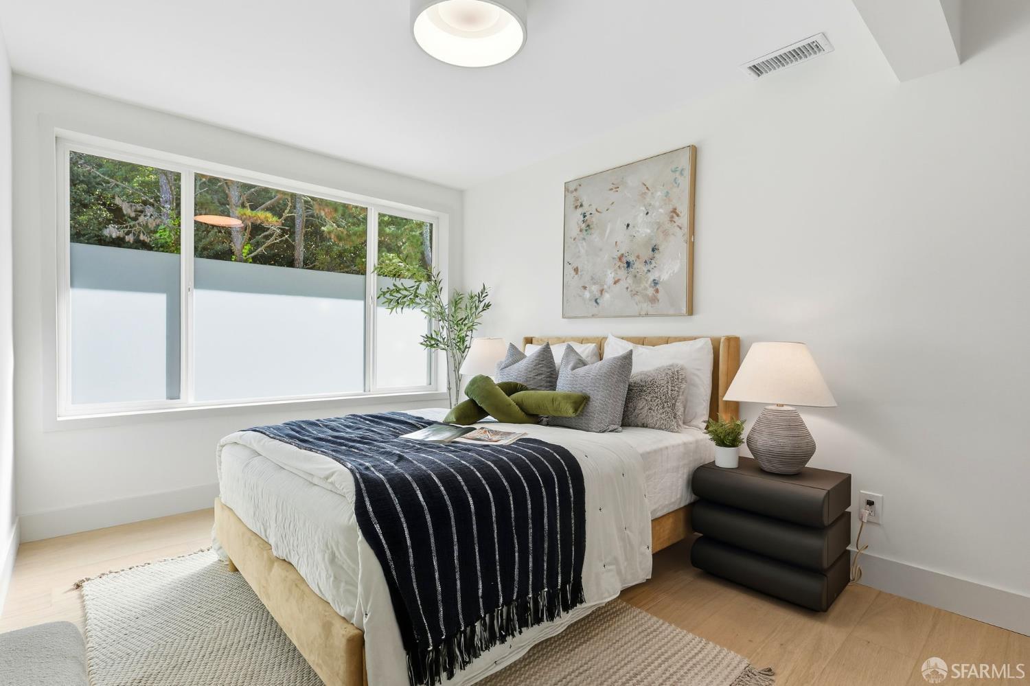 Detail Gallery Image 39 of 45 For 75 Knollview Way, San Francisco,  CA 94131 - 5 Beds | 3 Baths