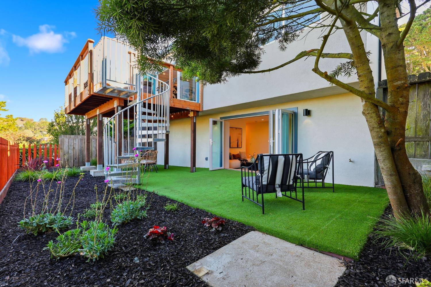 Detail Gallery Image 34 of 45 For 75 Knollview Way, San Francisco,  CA 94131 - 5 Beds | 3 Baths