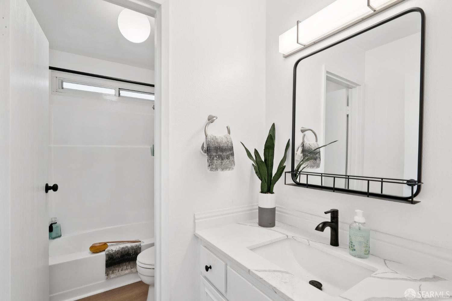 Detail Gallery Image 15 of 33 For 74 Penhurst Ave, Daly City,  CA 94015 - 3 Beds | 2 Baths