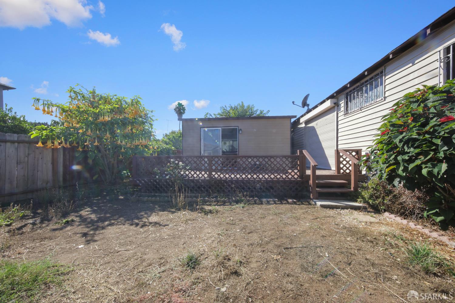 Detail Gallery Image 13 of 16 For 120 Gardenia Way, East Palo Alto,  CA 94303 - 3 Beds | 1 Baths