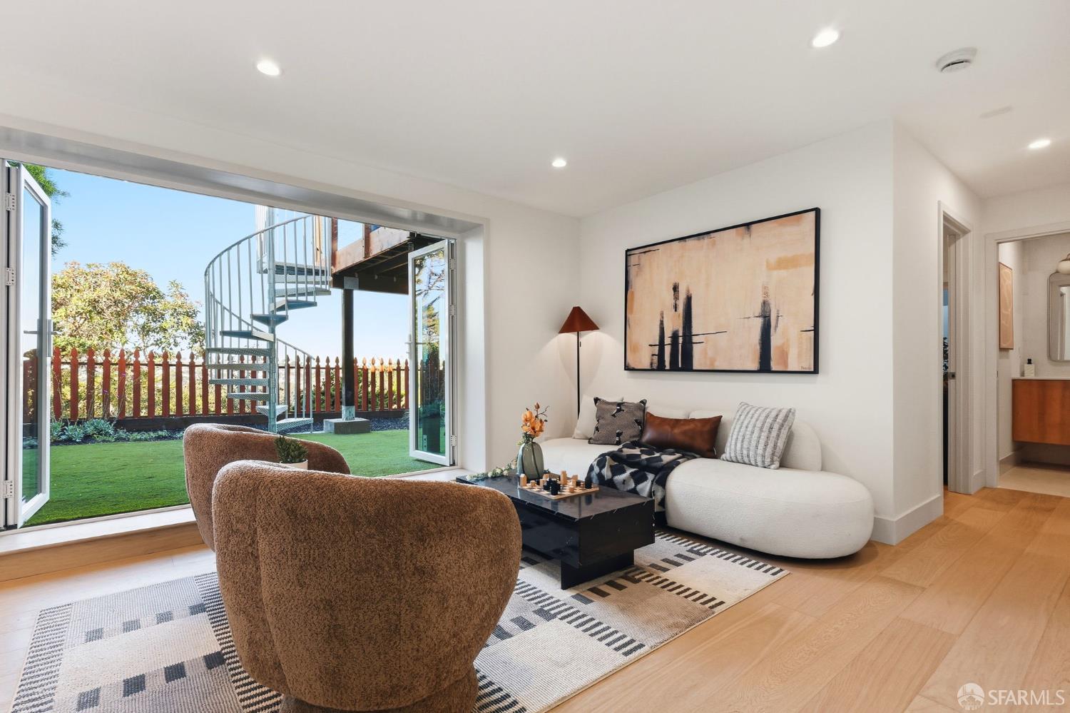 Detail Gallery Image 32 of 45 For 75 Knollview Way, San Francisco,  CA 94131 - 5 Beds | 3 Baths