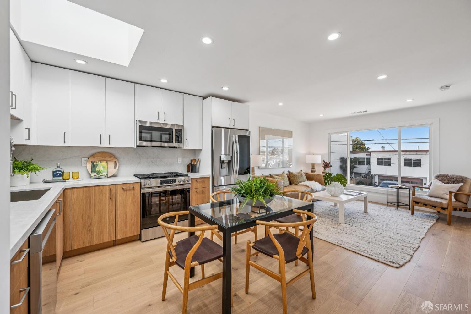 Detail Gallery Image 9 of 28 For 271 Prague St, San Francisco,  CA 94112 - 3 Beds | 2 Baths