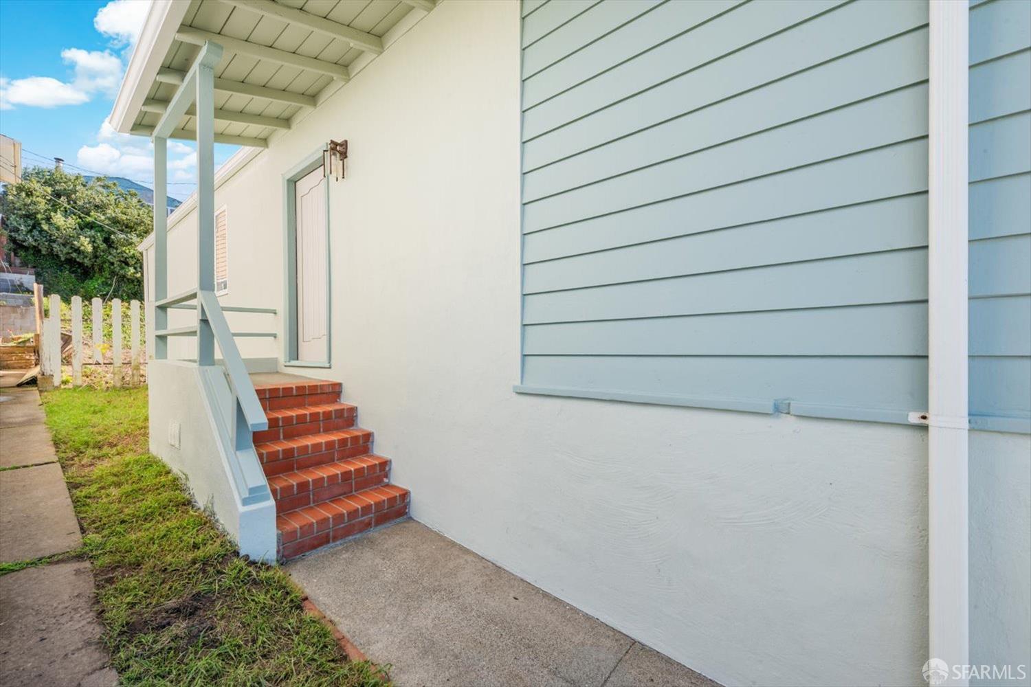 Detail Gallery Image 4 of 45 For 47 Longview Dr, Daly City,  CA 94015 - 3 Beds | 2 Baths
