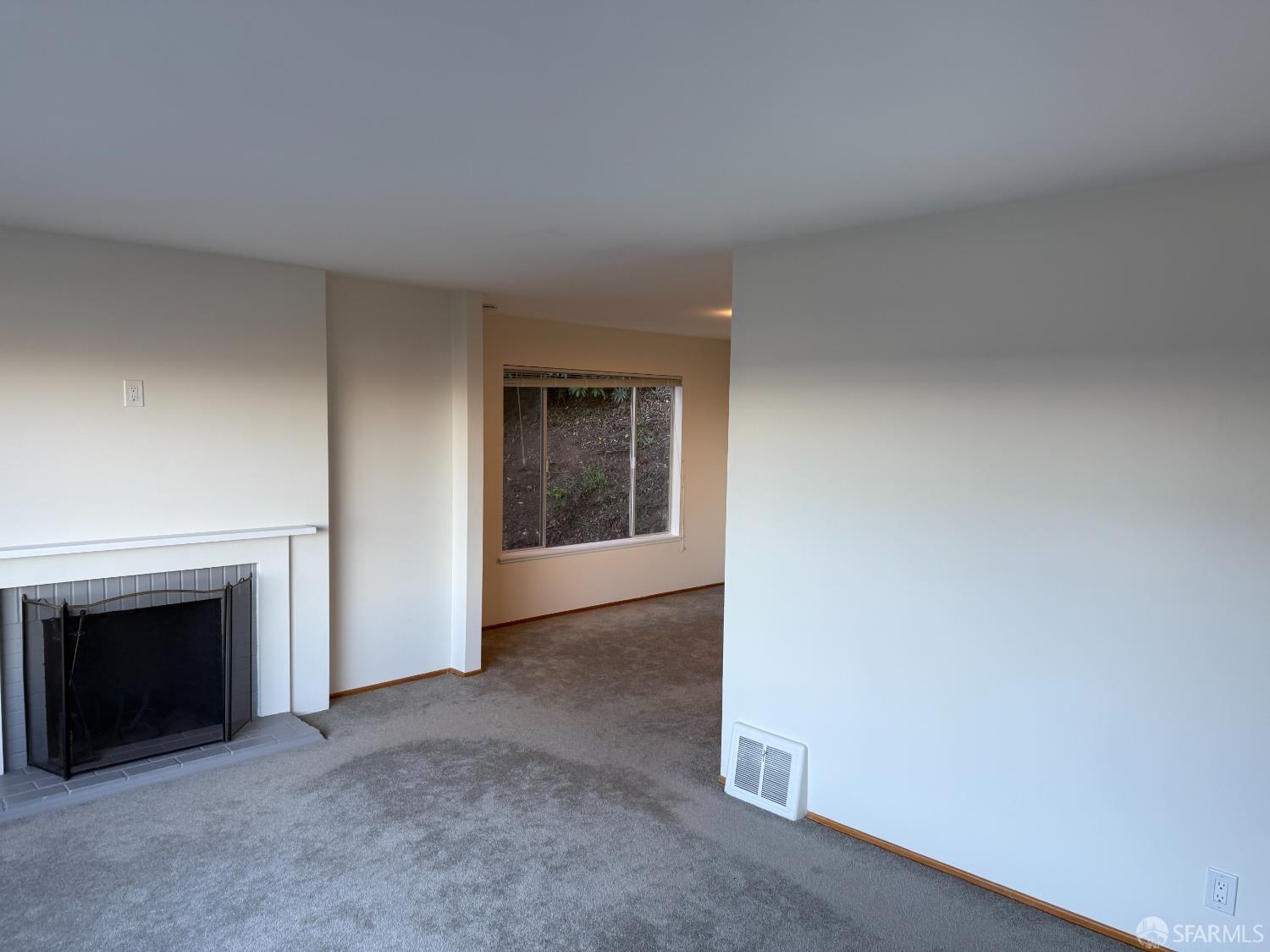 Detail Gallery Image 6 of 20 For 160 Devonshire Way, San Francisco,  CA 94131 - 3 Beds | 2 Baths
