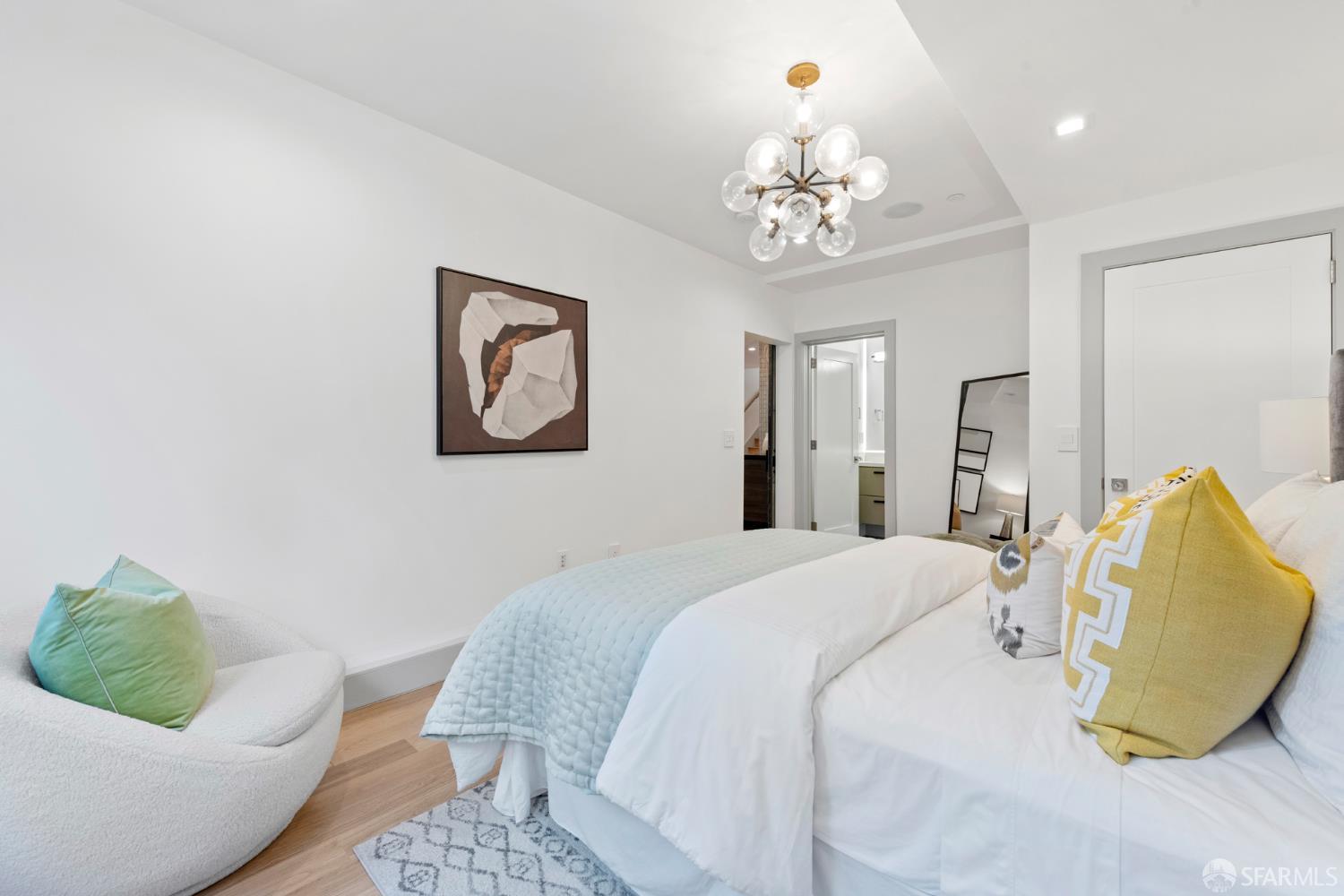 Detail Gallery Image 18 of 77 For 4660 18th St, San Francisco,  CA 94114 - 3 Beds | 3/1 Baths