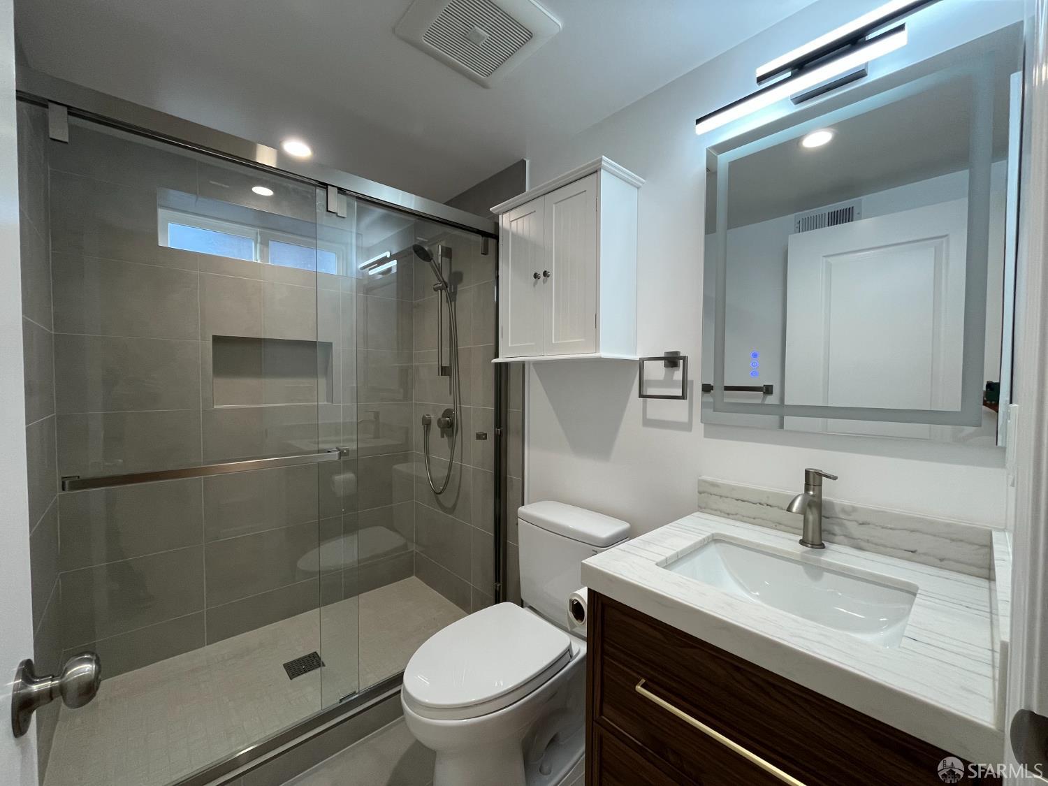 Detail Gallery Image 19 of 31 For 21 Panorama Dr, San Francisco,  CA 94131 - 5 Beds | 3 Baths