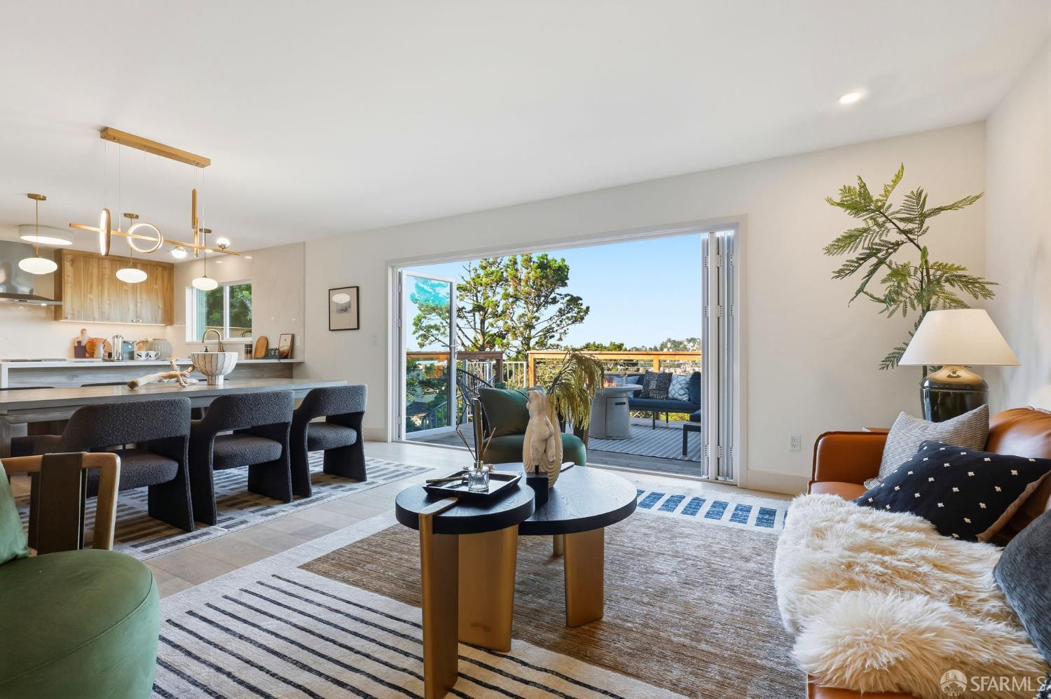 Detail Gallery Image 17 of 45 For 75 Knollview Way, San Francisco,  CA 94131 - 5 Beds | 3 Baths