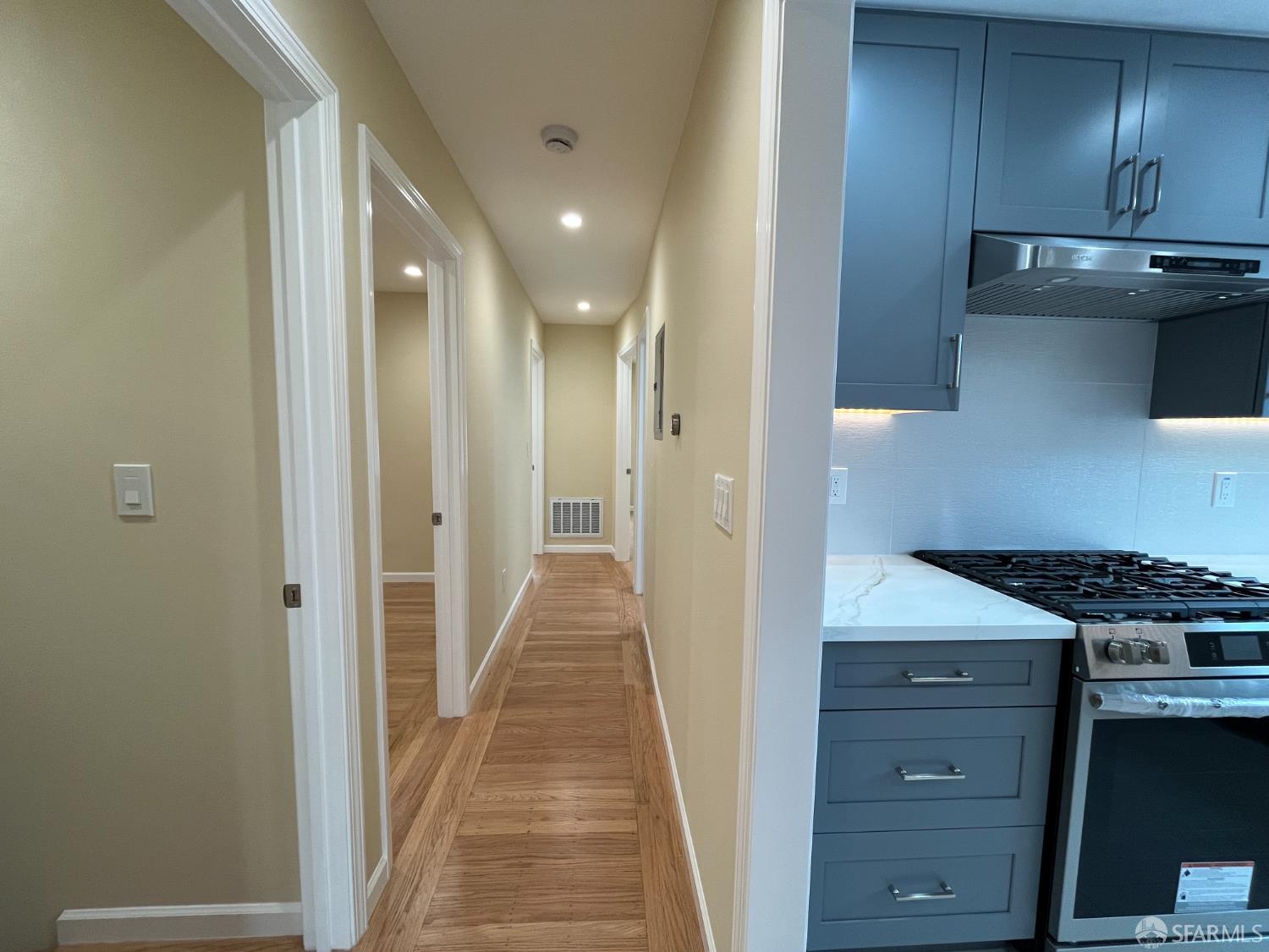 Detail Gallery Image 9 of 31 For 21 Panorama Dr, San Francisco,  CA 94131 - 5 Beds | 3 Baths