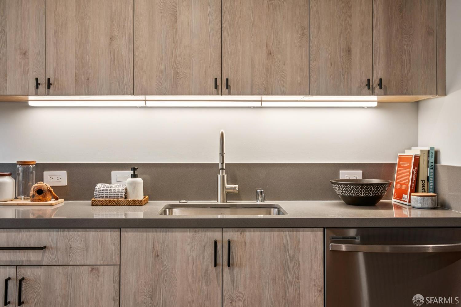 Detail Gallery Image 17 of 34 For 986 South Van Ness Ave #203,  San Francisco,  CA 94110 - 1 Beds | 1 Baths