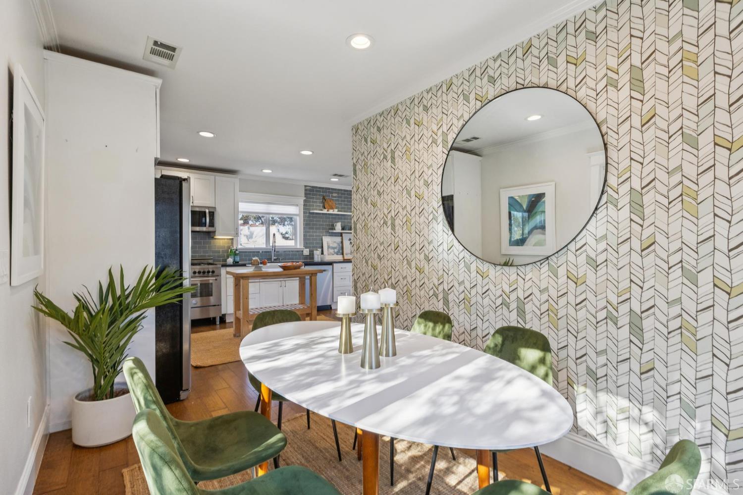 Detail Gallery Image 11 of 47 For 165 W Macarthur Blvd, Oakland,  CA 94611 - 3 Beds | 2/1 Baths