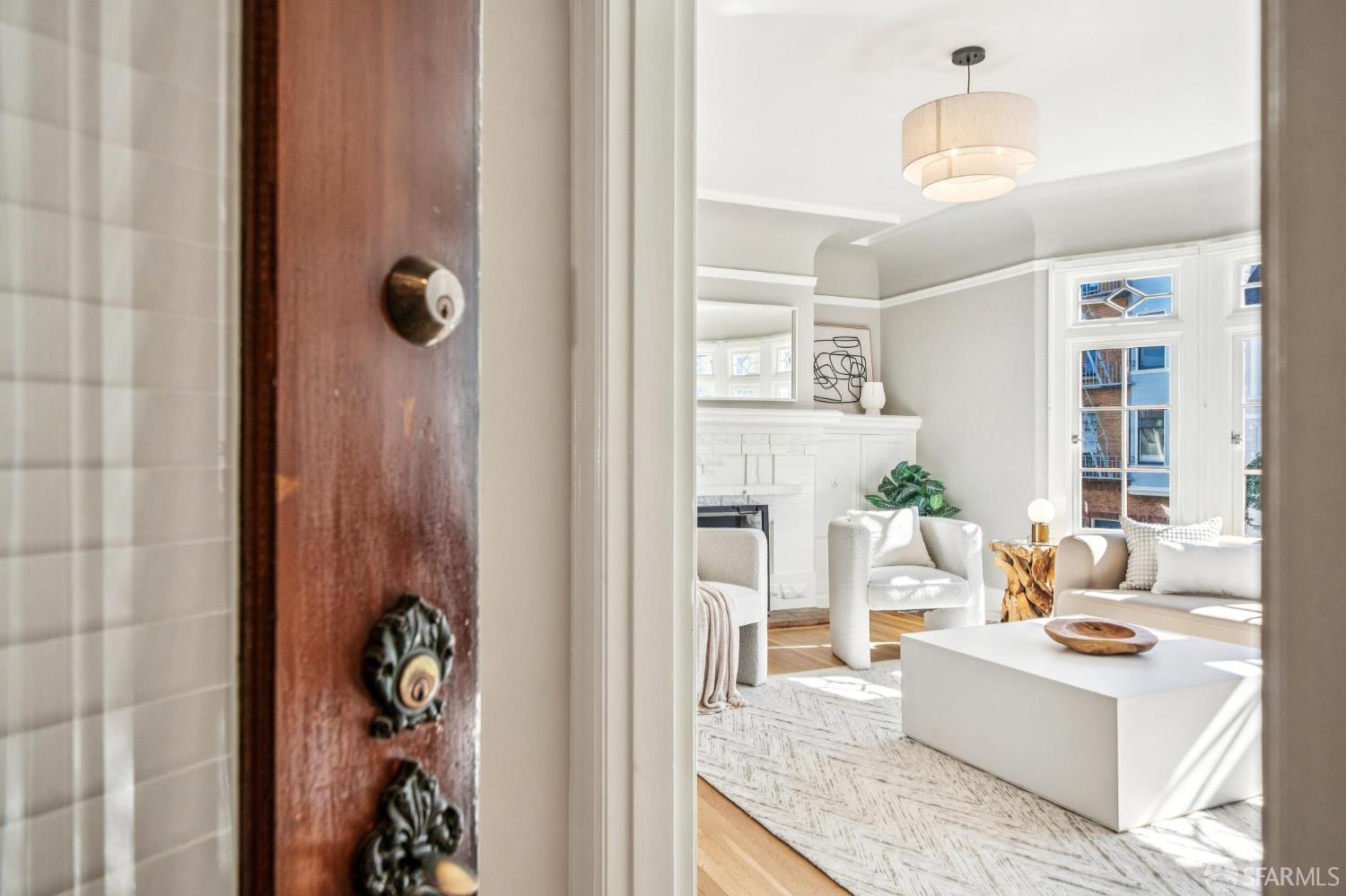 Photo #2: 425084545 Listing: Photo #2