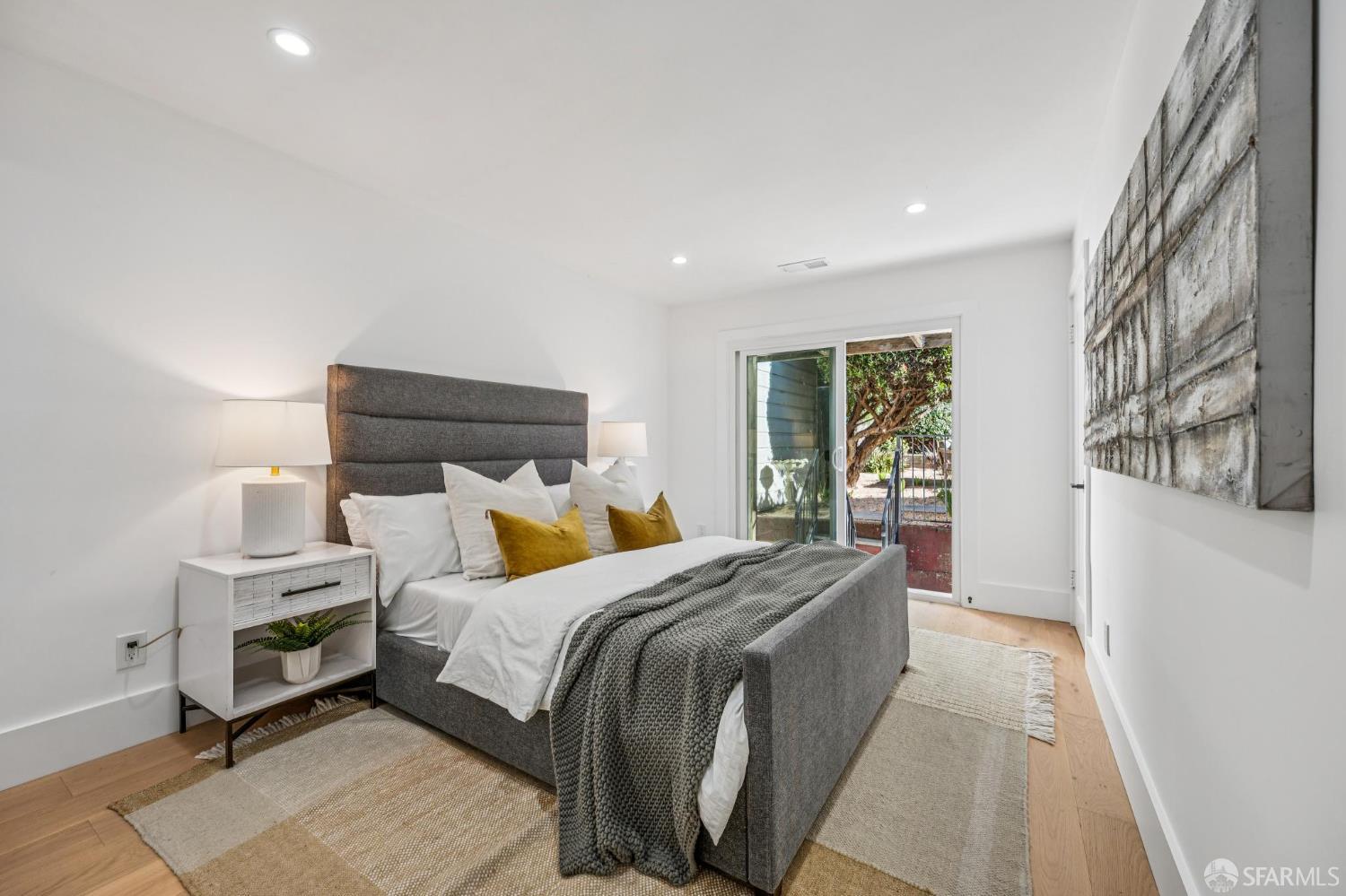 Detail Gallery Image 14 of 28 For 271 Prague St, San Francisco,  CA 94112 - 3 Beds | 2 Baths