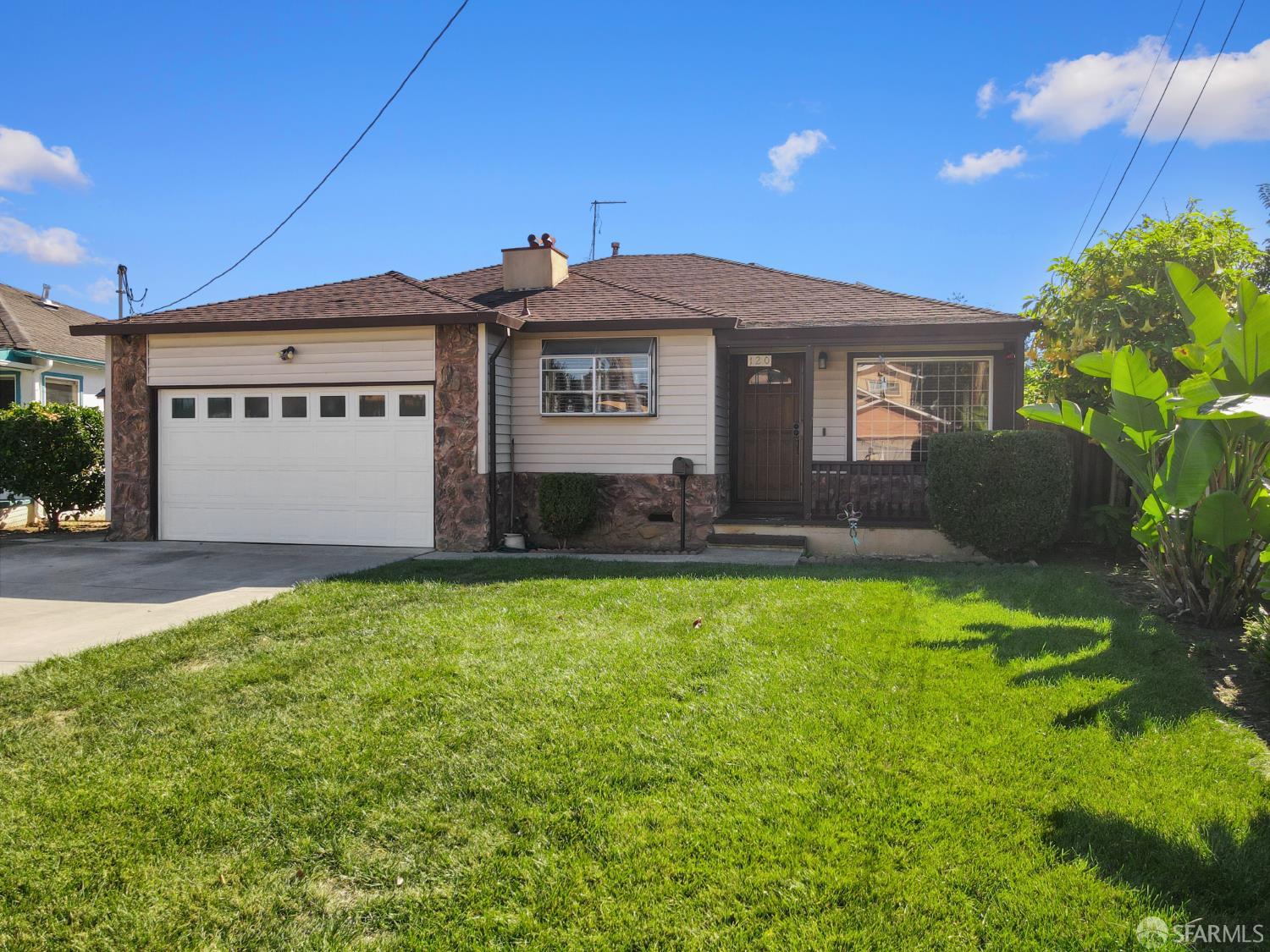 Detail Gallery Image 1 of 16 For 120 Gardenia Way, East Palo Alto,  CA 94303 - 3 Beds | 1 Baths