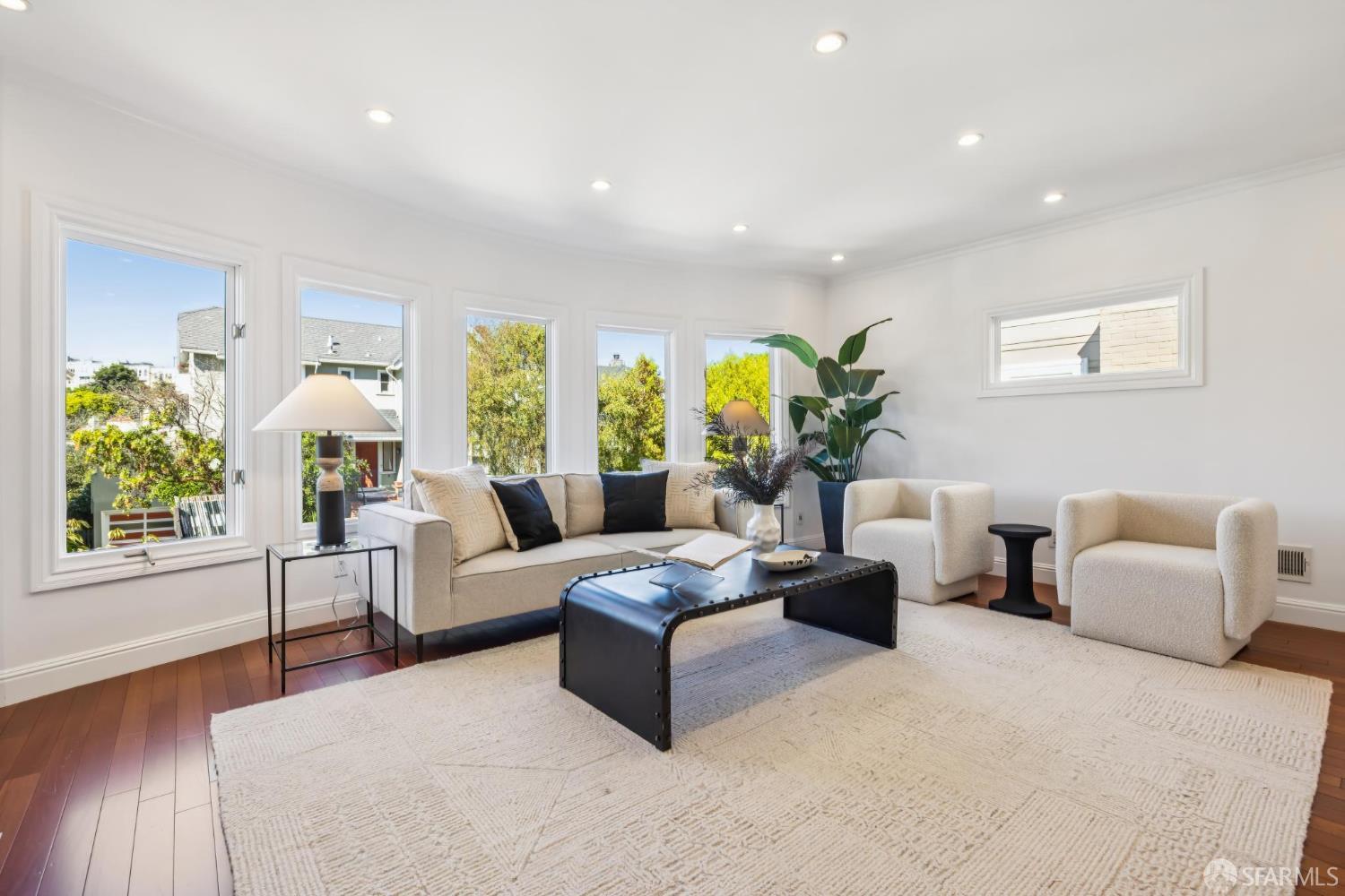 Detail Gallery Image 8 of 51 For 325 Wawona St, San Francisco,  CA 94127 - 2 Beds | 2 Baths