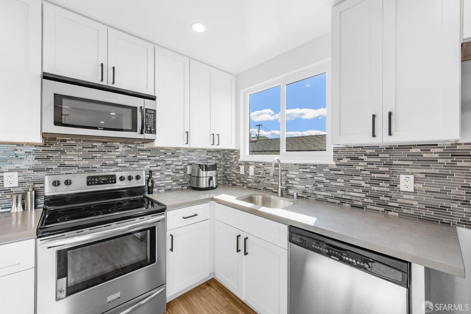 Detail Gallery Image 13 of 45 For 47 Longview Dr, Daly City,  CA 94015 - 3 Beds | 2 Baths