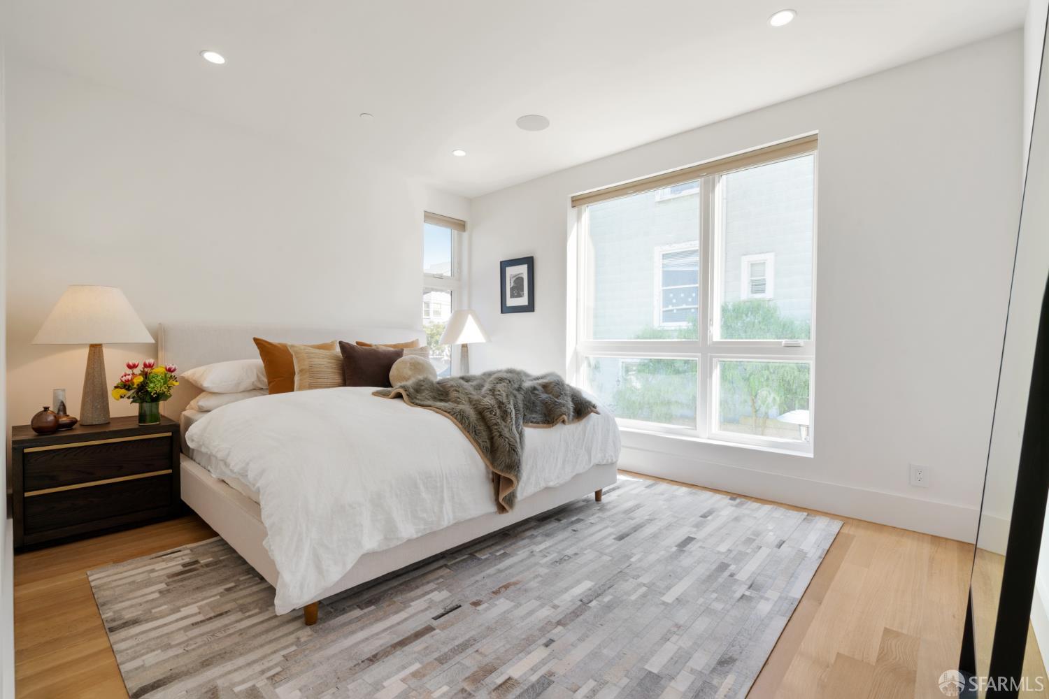 Detail Gallery Image 14 of 33 For 1010 Stanyan St #1,  San Francisco,  CA 94117 - 3 Beds | 2/1 Baths