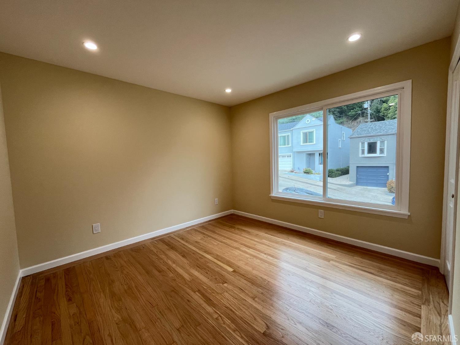 Detail Gallery Image 12 of 31 For 21 Panorama Dr, San Francisco,  CA 94131 - 5 Beds | 3 Baths