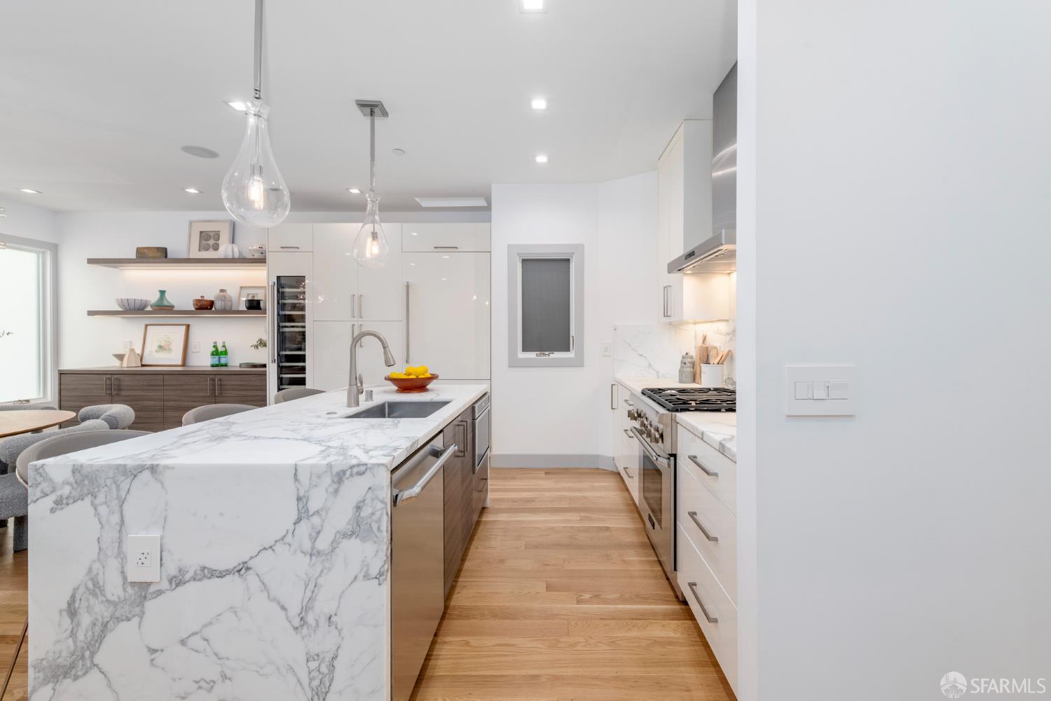 Detail Gallery Image 12 of 77 For 4660 18th St, San Francisco,  CA 94114 - 3 Beds | 3/1 Baths