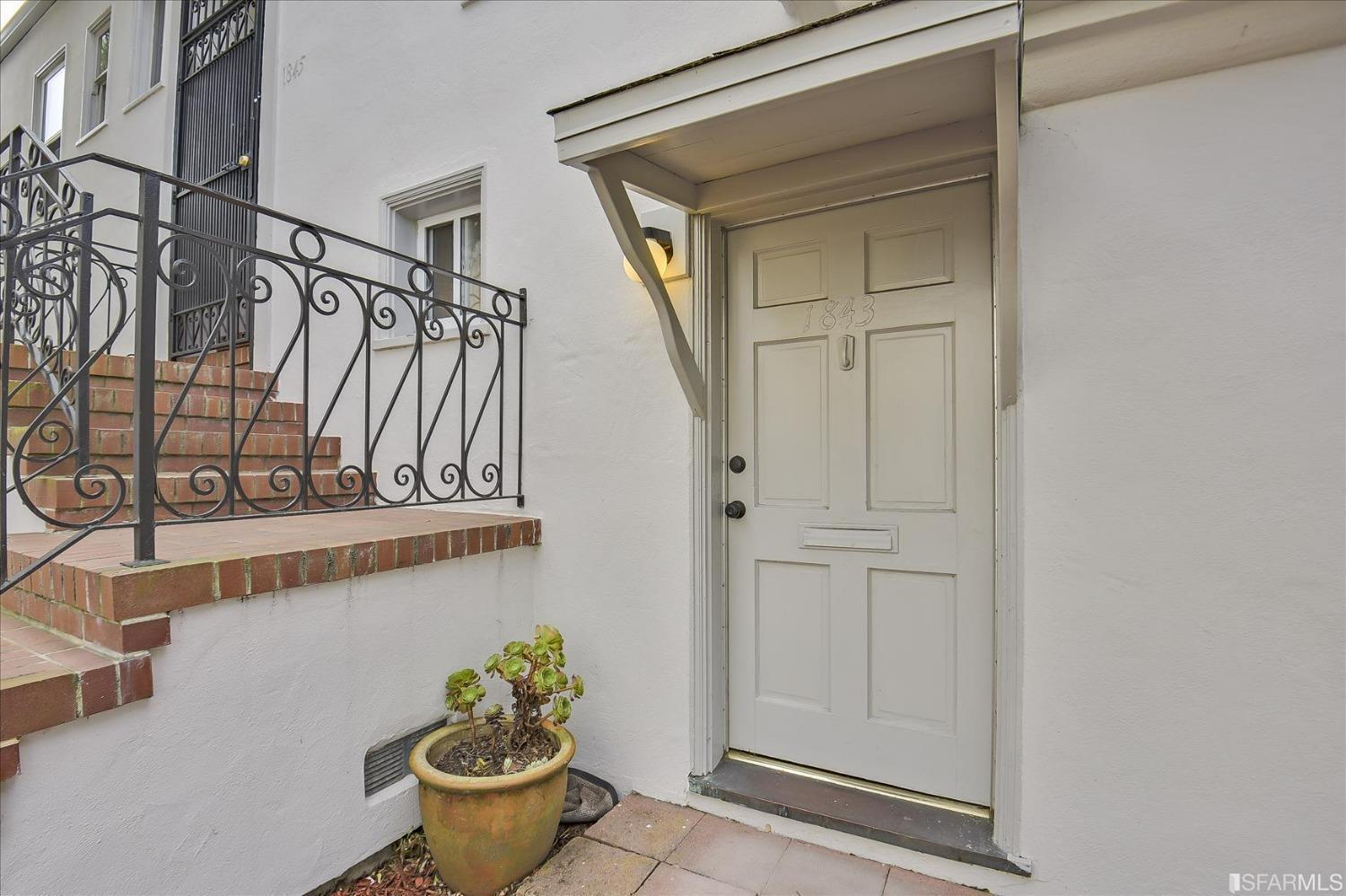 Detail Gallery Image 4 of 57 For 1845 Pacheco St, San Francisco,  CA 94116 - 3 Beds | 2 Baths