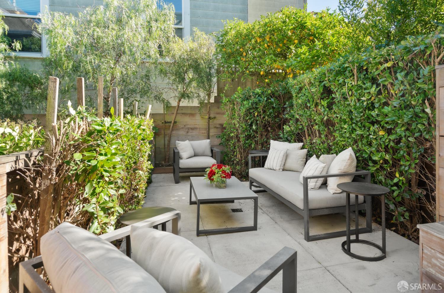 Detail Gallery Image 24 of 33 For 1010 Stanyan St #1,  San Francisco,  CA 94117 - 3 Beds | 2/1 Baths