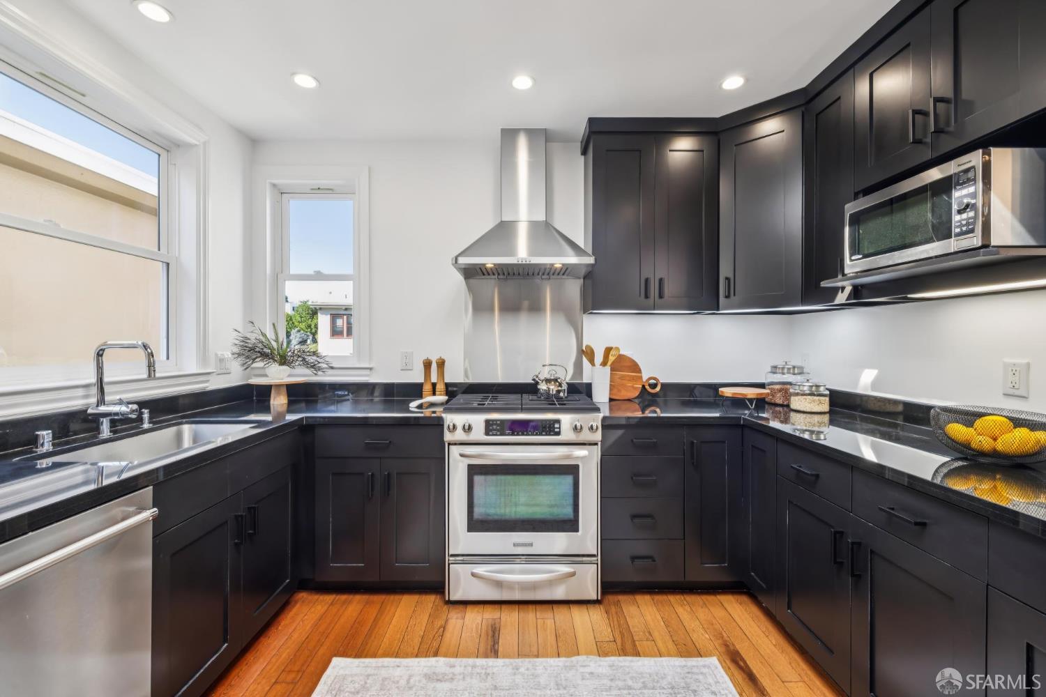 Detail Gallery Image 17 of 51 For 325 Wawona St, San Francisco,  CA 94127 - 2 Beds | 2 Baths