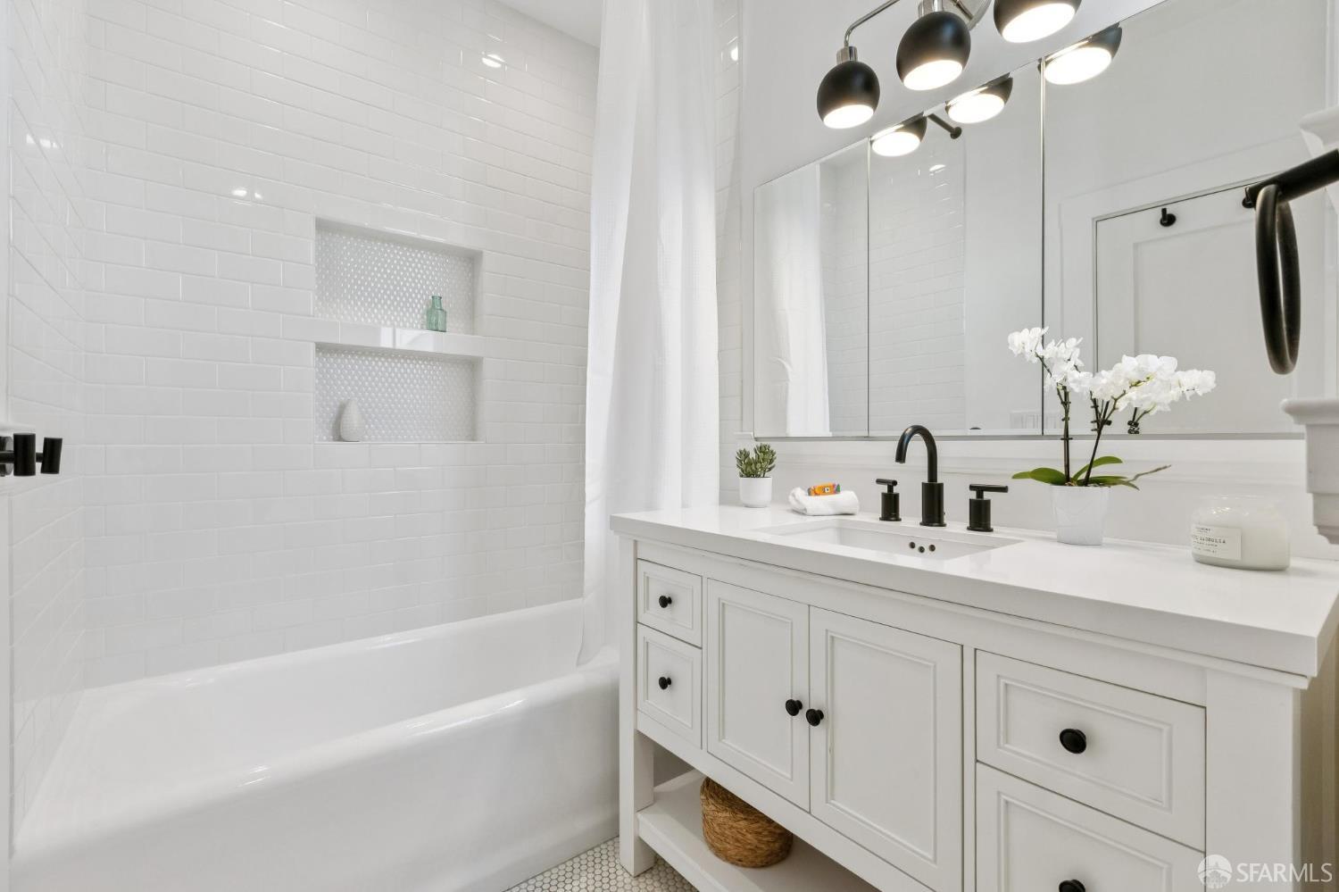 Detail Gallery Image 23 of 40 For 135 Avila St, San Francisco,  CA 94123 - 3 Beds | 2/1 Baths