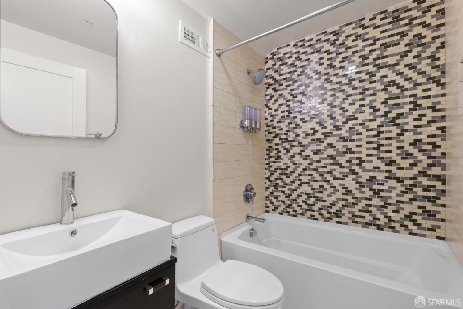 Detail Gallery Image 41 of 48 For 37 Miguel St #6,  San Francisco,  CA 94131 - 3 Beds | 3 Baths