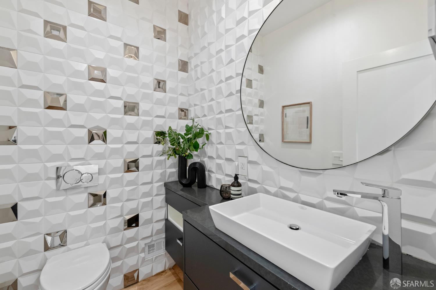 Detail Gallery Image 71 of 77 For 4660 18th St, San Francisco,  CA 94114 - 3 Beds | 3/1 Baths