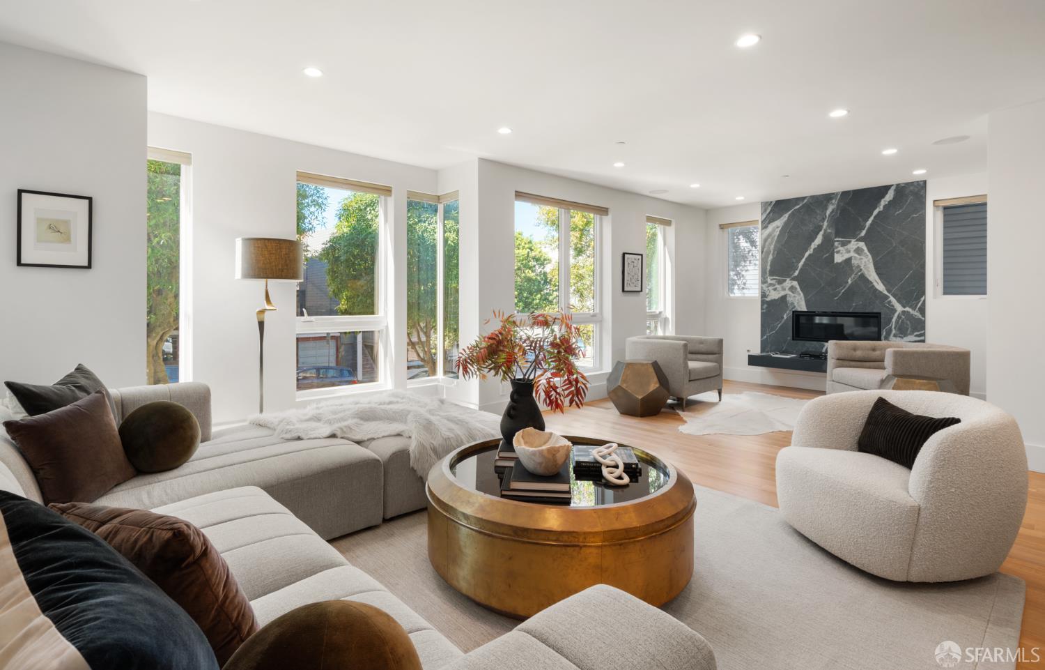 Detail Gallery Image 5 of 33 For 1010 Stanyan St #1,  San Francisco,  CA 94117 - 3 Beds | 2/1 Baths