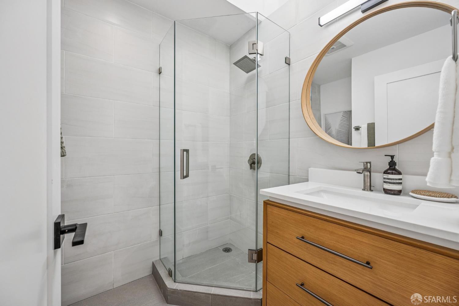 Detail Gallery Image 20 of 28 For 271 Prague St, San Francisco,  CA 94112 - 3 Beds | 2 Baths