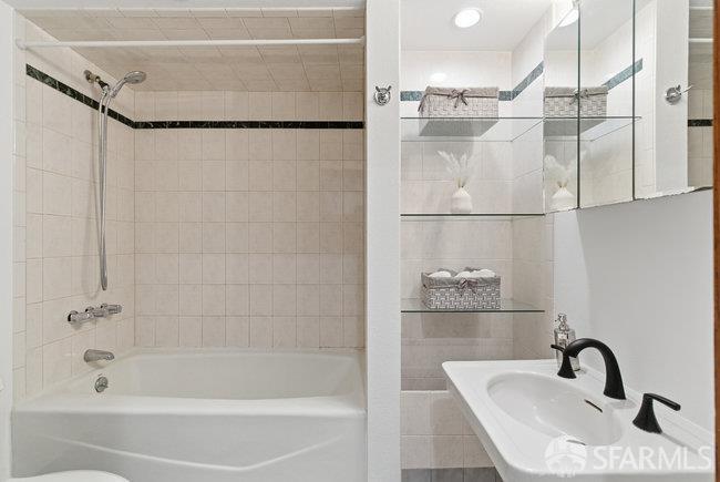 Detail Gallery Image 52 of 85 For 131 Brussels St, San Francisco,  CA 94134 - 4 Beds | 3 Baths