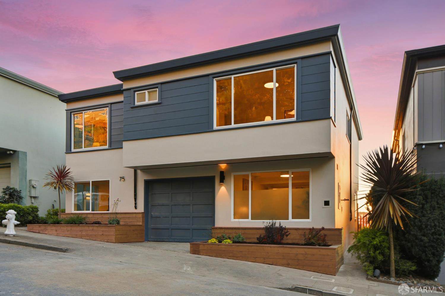 Detail Gallery Image 2 of 45 For 75 Knollview Way, San Francisco,  CA 94131 - 5 Beds | 3 Baths