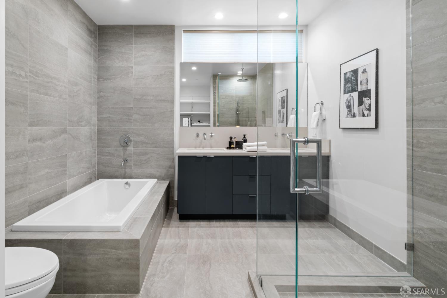 Detail Gallery Image 16 of 33 For 1010 Stanyan St #1,  San Francisco,  CA 94117 - 3 Beds | 2/1 Baths