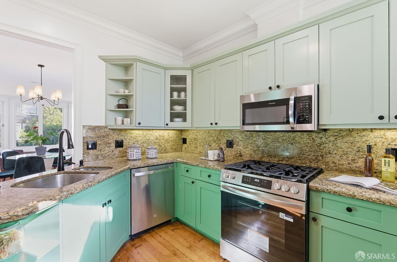 Photo #11: 425084755 Listing: Photo #11