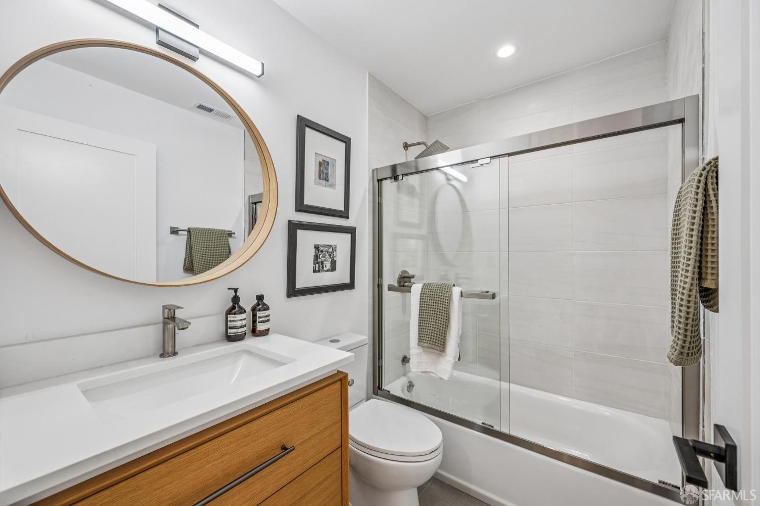 Detail Gallery Image 16 of 28 For 271 Prague St, San Francisco,  CA 94112 - 3 Beds | 2 Baths