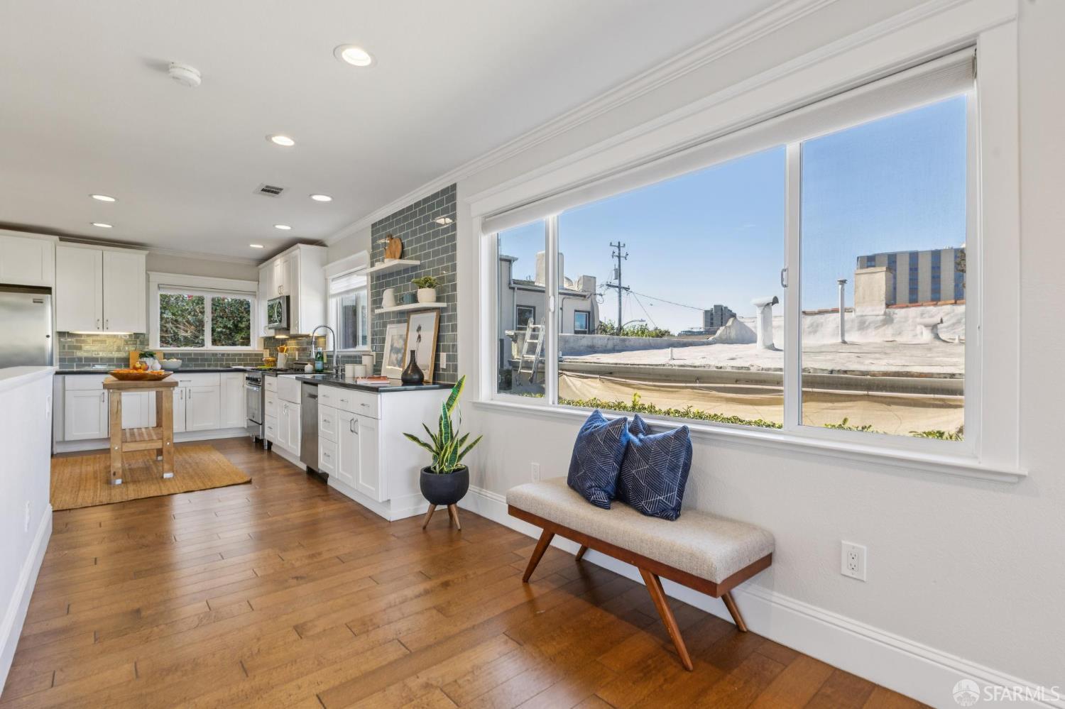 Detail Gallery Image 15 of 47 For 165 W Macarthur Blvd, Oakland,  CA 94611 - 3 Beds | 2/1 Baths