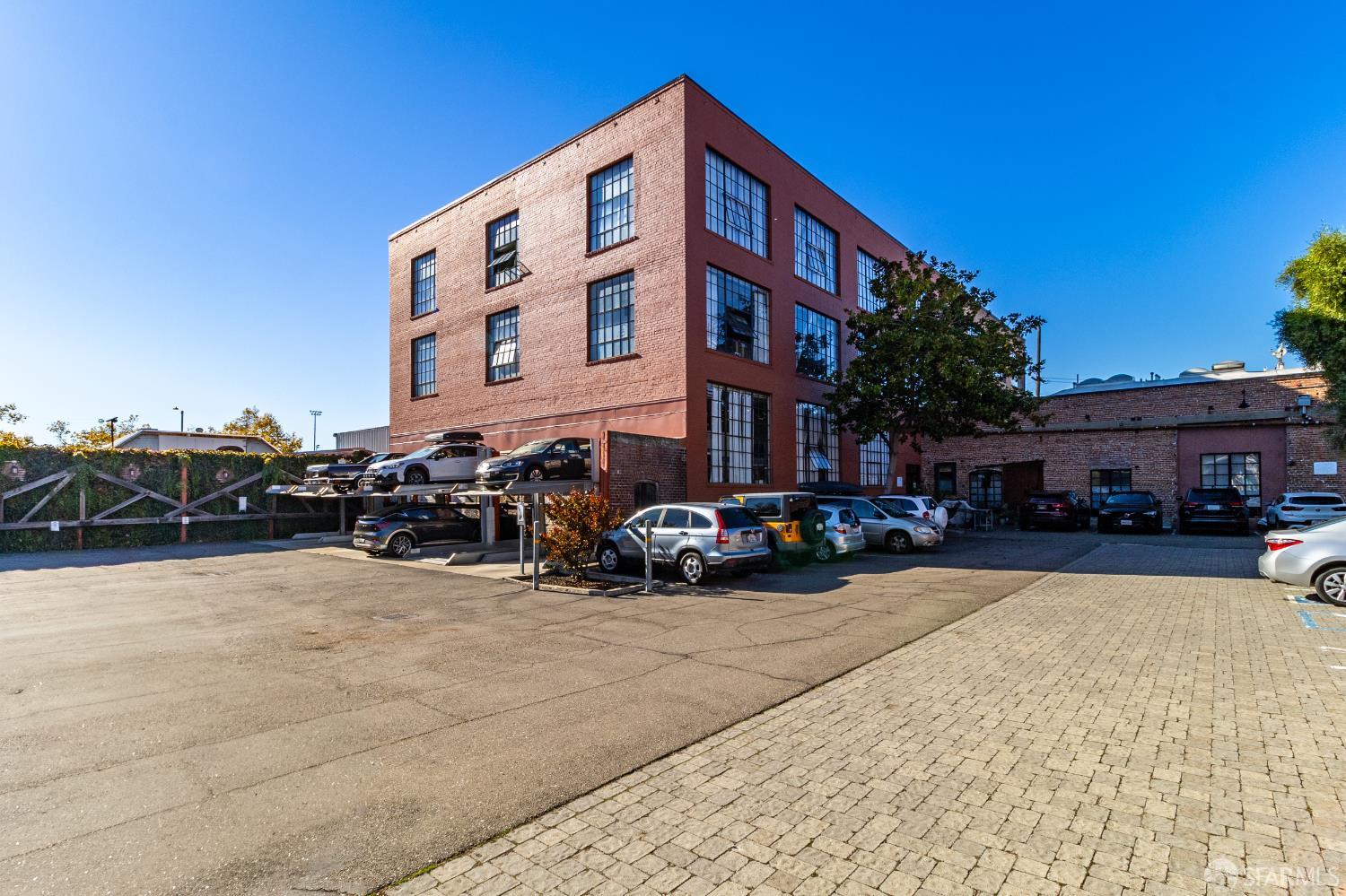 Detail Gallery Image 40 of 45 For 1018 4th Ave #118,  Oakland,  CA 94606 - 1 Beds | 1 Baths