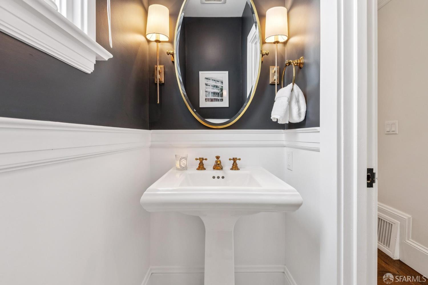 Detail Gallery Image 25 of 40 For 135 Avila St, San Francisco,  CA 94123 - 3 Beds | 2/1 Baths