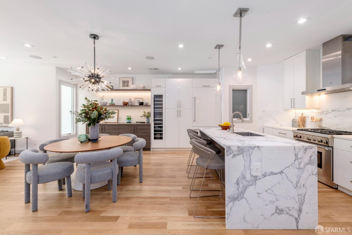 Detail Gallery Image 2 of 77 For 4660 18th St, San Francisco,  CA 94114 - 3 Beds | 3/1 Baths