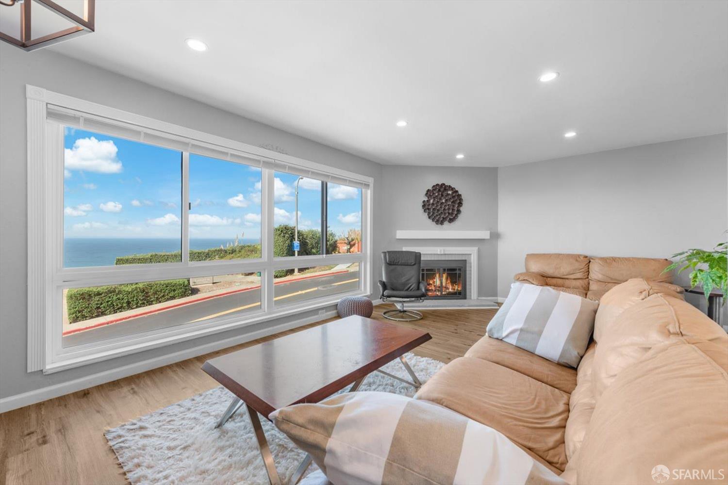 Detail Gallery Image 8 of 45 For 47 Longview Dr, Daly City,  CA 94015 - 3 Beds | 2 Baths