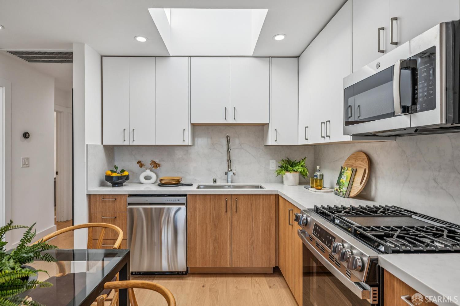 Detail Gallery Image 11 of 28 For 271 Prague St, San Francisco,  CA 94112 - 3 Beds | 2 Baths