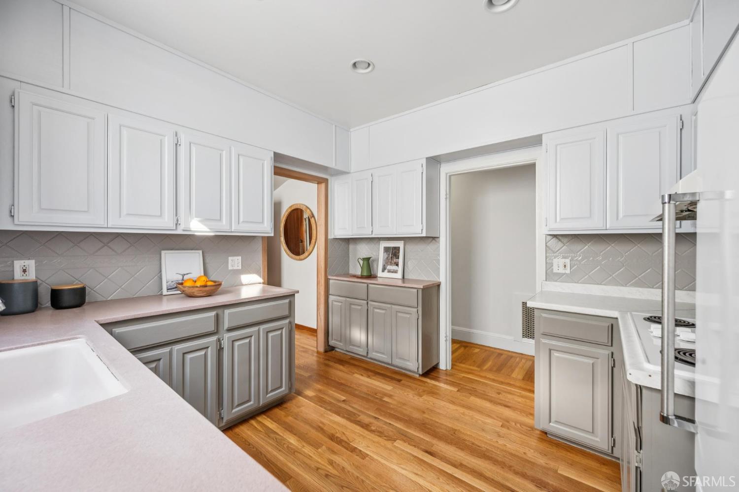 Detail Gallery Image 16 of 51 For 1850 23rd Ave, San Francisco,  CA 94122 - 3 Beds | 2/2 Baths