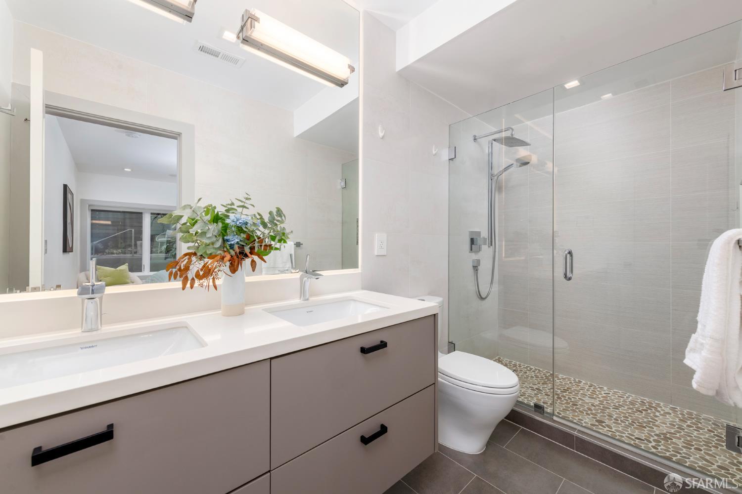 Detail Gallery Image 20 of 77 For 4660 18th St, San Francisco,  CA 94114 - 3 Beds | 3/1 Baths