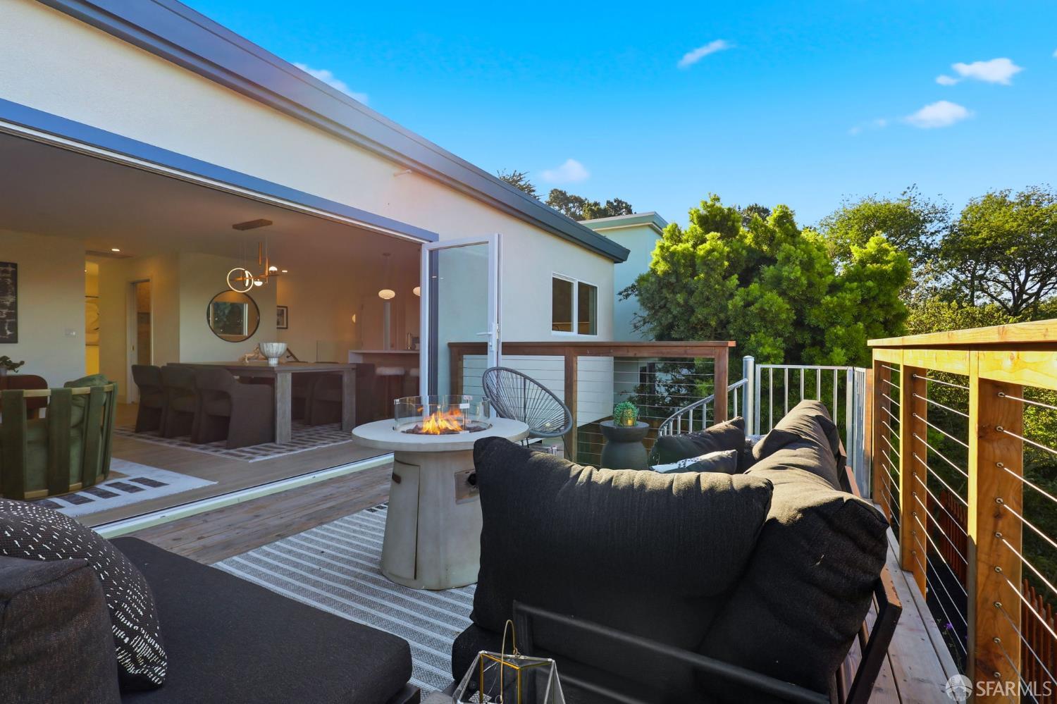 Detail Gallery Image 19 of 45 For 75 Knollview Way, San Francisco,  CA 94131 - 5 Beds | 3 Baths