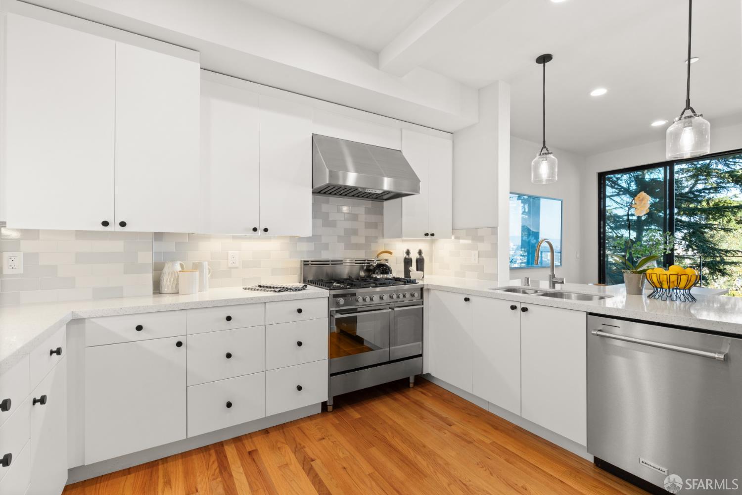 Detail Gallery Image 17 of 48 For 37 Miguel St #6,  San Francisco,  CA 94131 - 3 Beds | 3 Baths