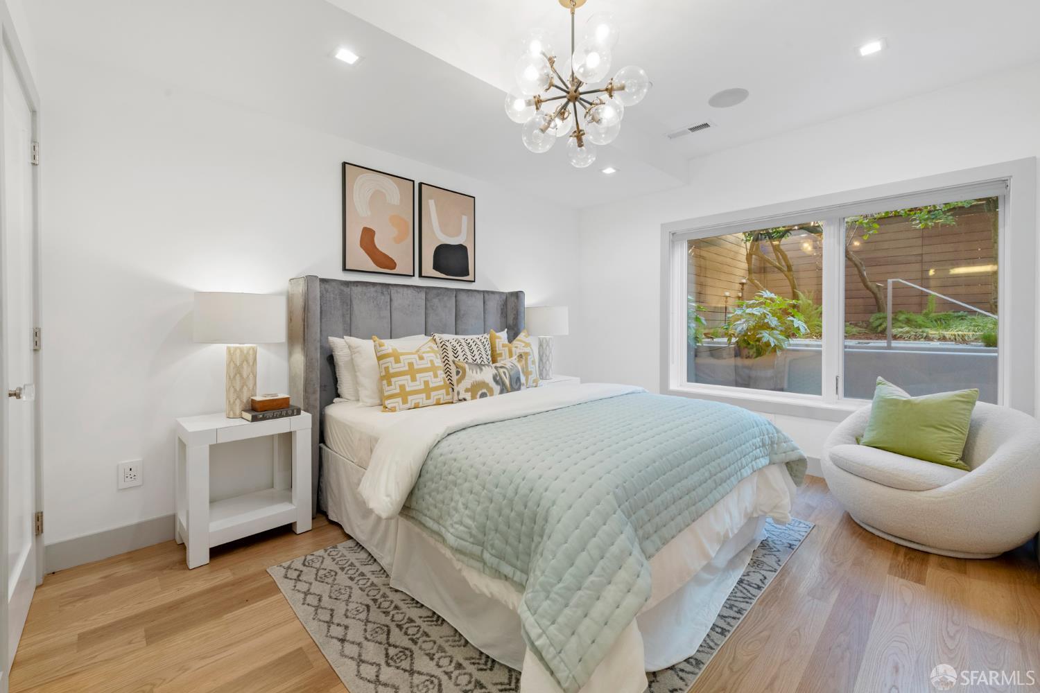 Detail Gallery Image 15 of 77 For 4660 18th St, San Francisco,  CA 94114 - 3 Beds | 3/1 Baths